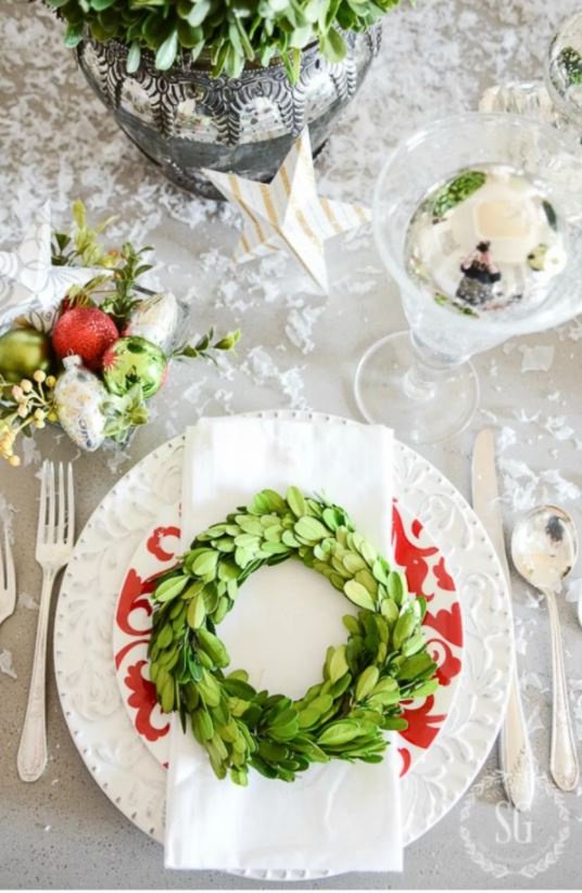 christmas table, christmas table setting, christmas color palettes, christmas table color palettes 