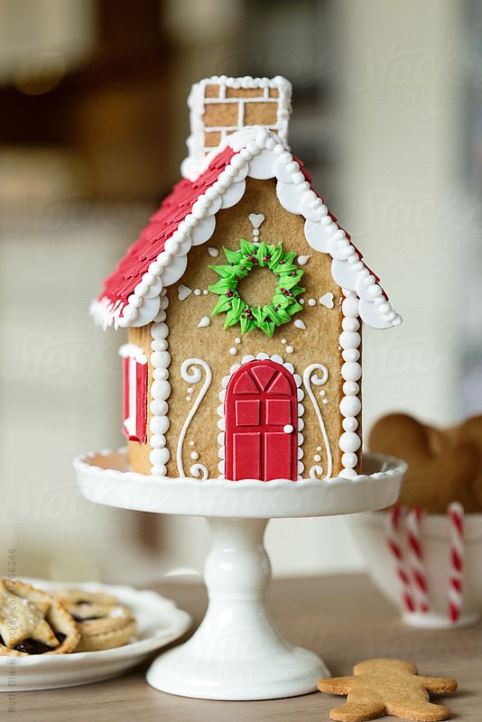 christmas cake stand with gingerbread house 