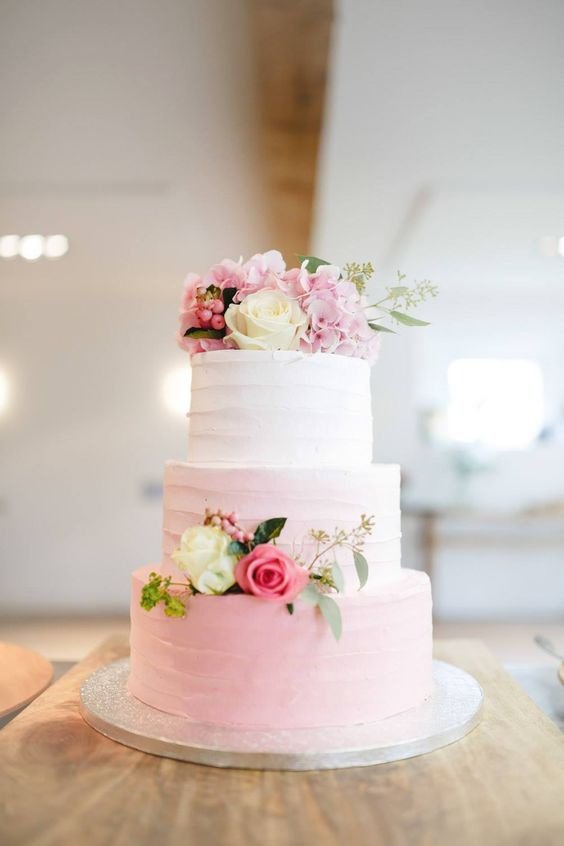 millennial pink, millennial pink wedding, millennial pink wedding cake, pink wedding, pink wedding cake, pink wedding dessert, pink and white cake, pink and white wedding cake